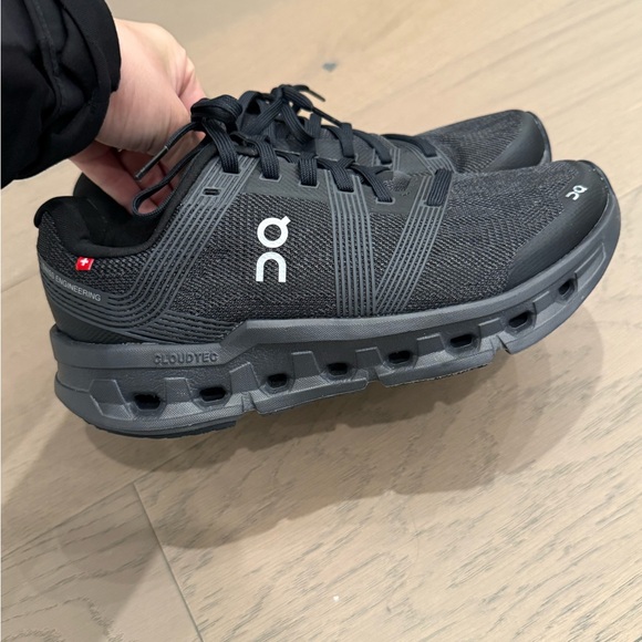 On Running - Cloudgo Wide 7.5 women’s - Picture 5 of 6